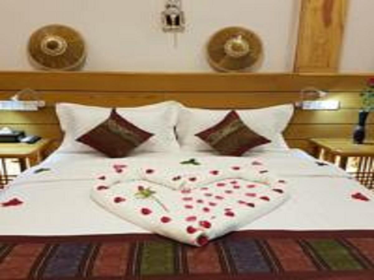 كالاو Essence Motel المظهر الخارجي الصورة
