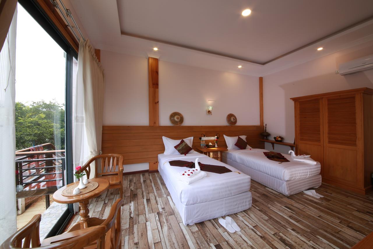 كالاو Essence Motel المظهر الخارجي الصورة