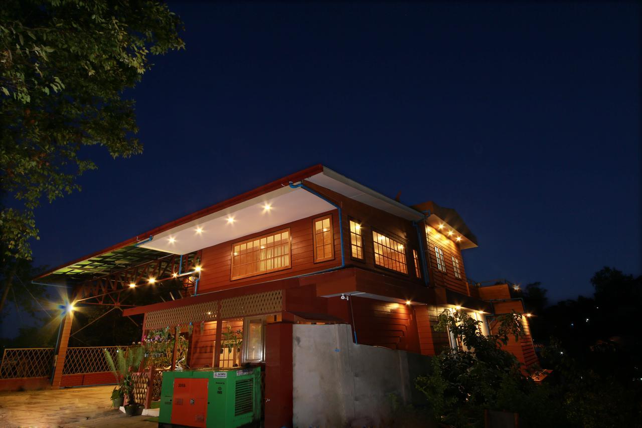كالاو Essence Motel المظهر الخارجي الصورة