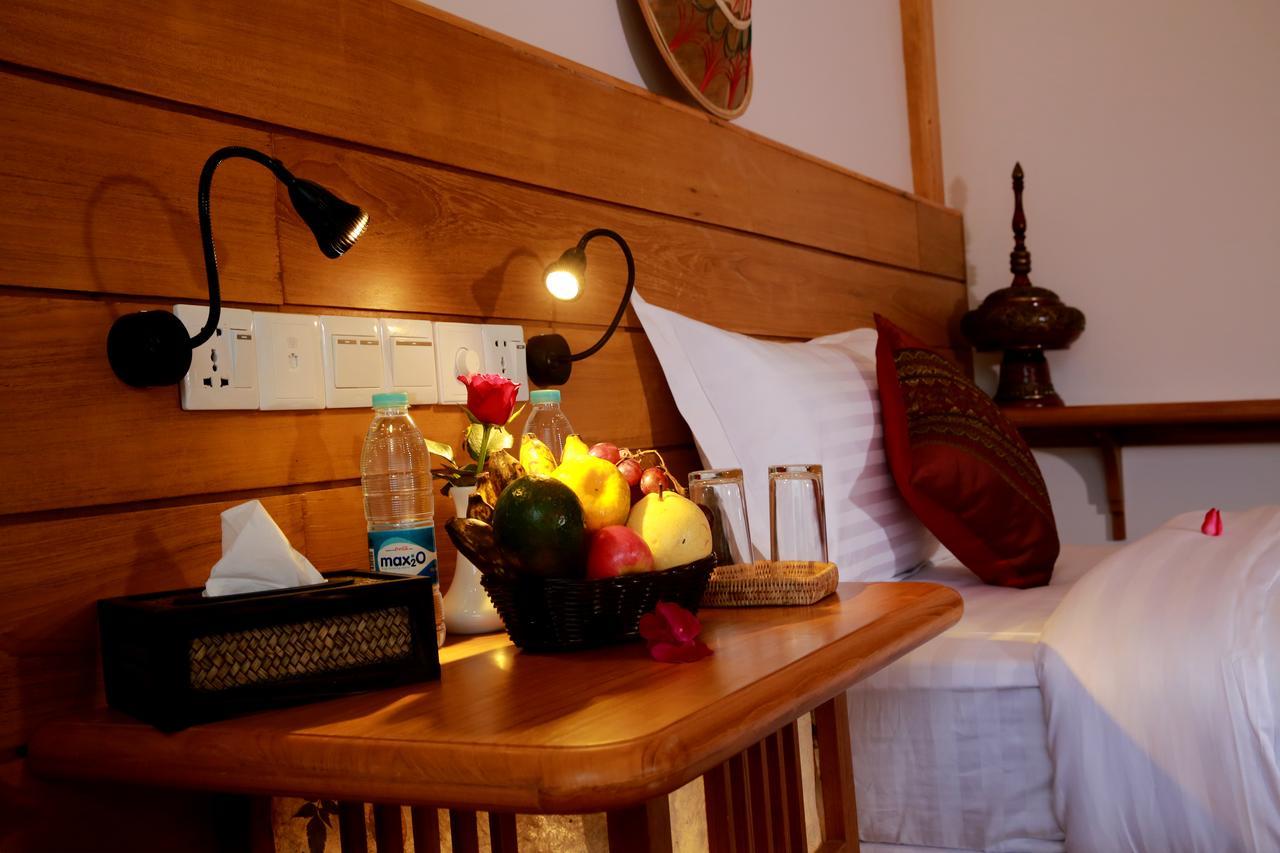 كالاو Essence Motel المظهر الخارجي الصورة