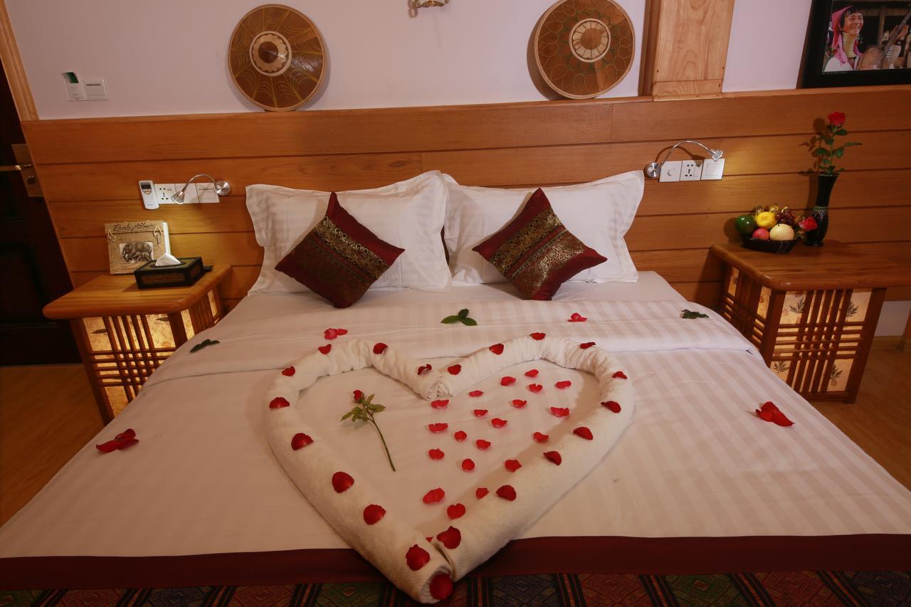 كالاو Essence Motel المظهر الخارجي الصورة